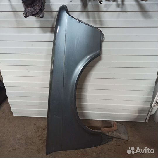 Крыло переднее правое Москвич 2141