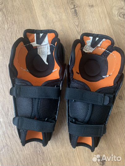 Щитки хоккейные детские 8