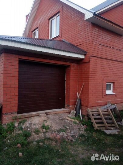 Секционные ворота