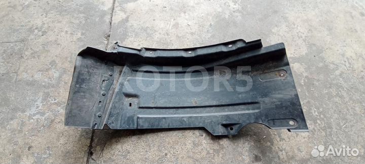 Подкрылок передний левый Mercedes-Benz Actros