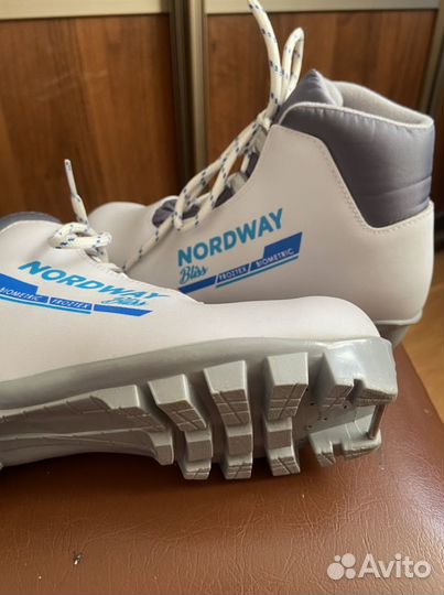 Лыжные ботинки