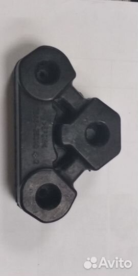 17566-25010 Крепление Глушителя Toyota Camry v70