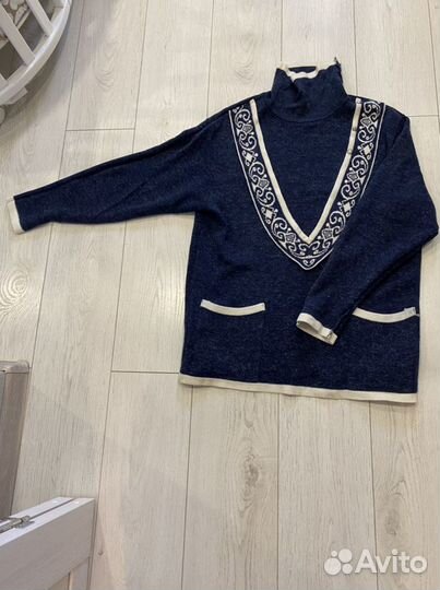 Свитер женский