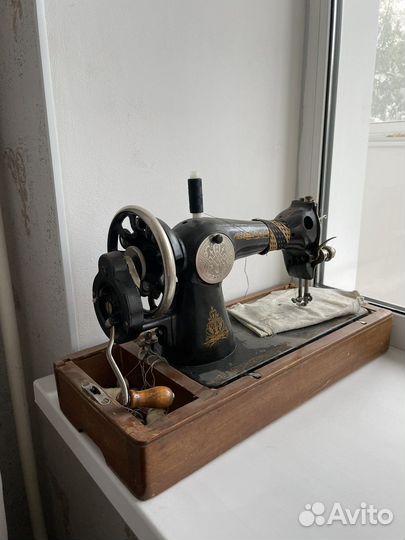 Ручная швейная машинка