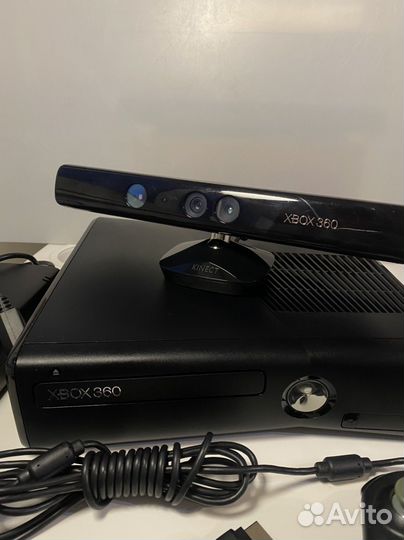 Игровая приставка Xbox 360