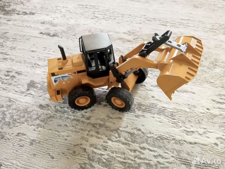 Детский трактор