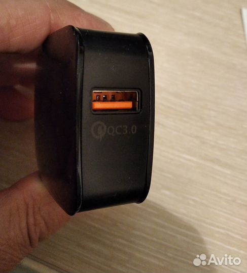 Зарядное устройство с поддержкой QC3.0 и кабелем