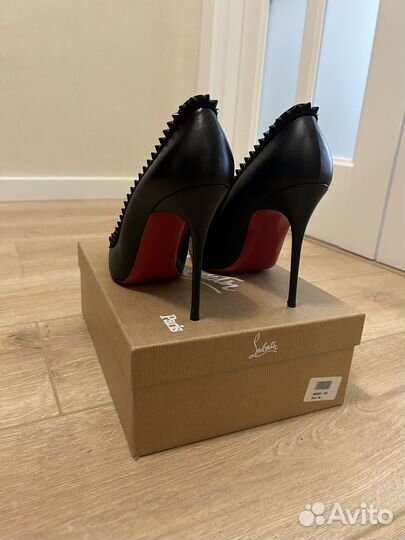 Оригинальные туфли Christian Louboutin