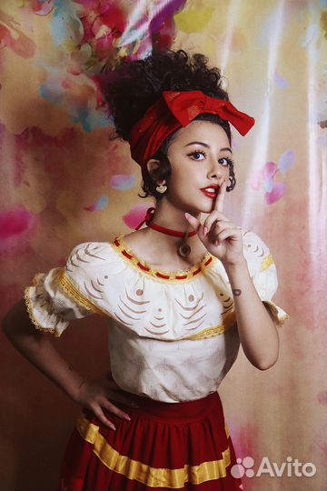 Косплей Долорес Мадригаль Энканто