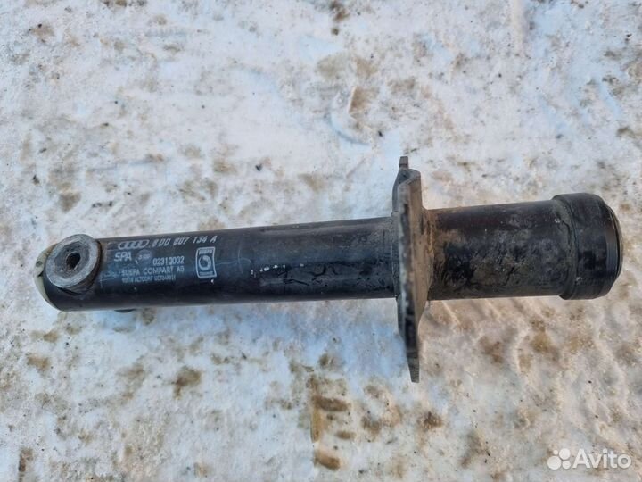 Кронштейн переднего бампера левый Audi A4 B5