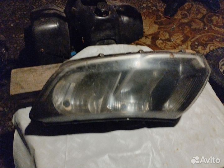 Фара левая битая Renault logan 2