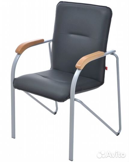 Офисный стул чёрный