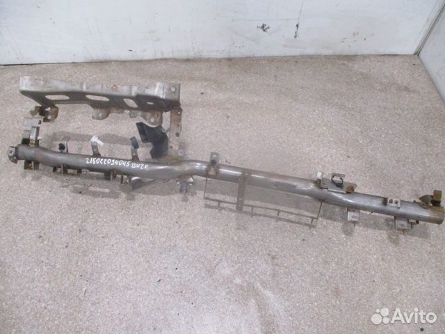 Кронштейн торпедо isuzu 8981929440