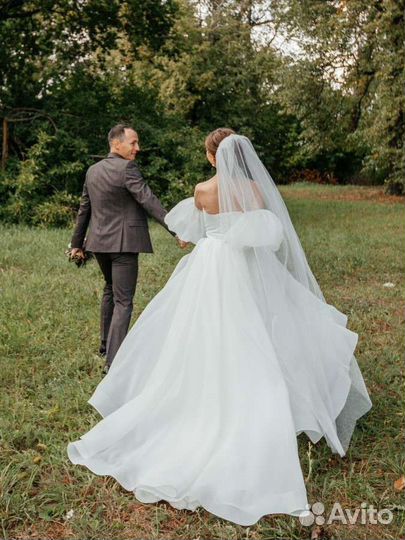 Свадебное платье со шлейфом