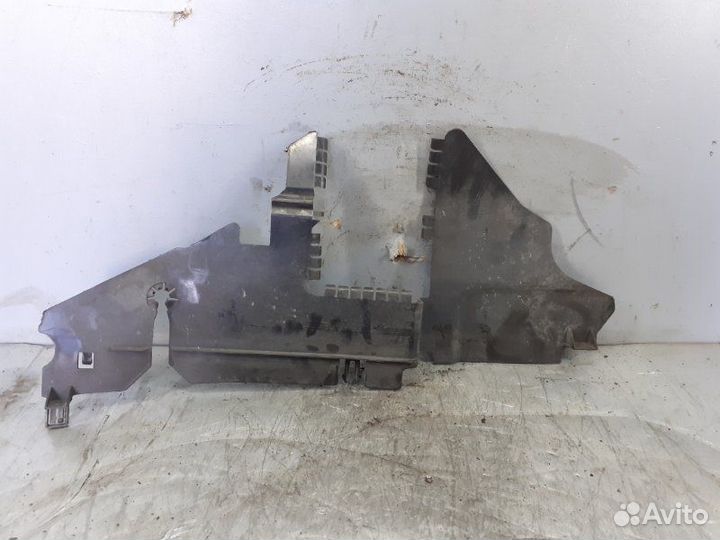 Дефлектор радиатора правый Nissan Teana J32