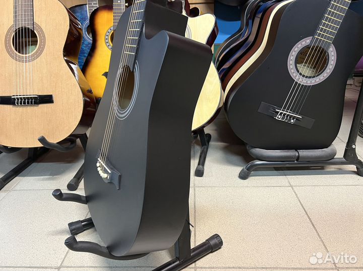 Гитара черная акустика