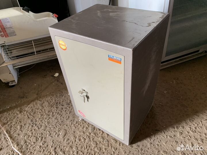 Взломостойкий сейф valberg карат ASK-67T