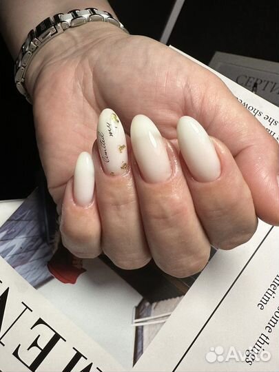 Маникюр с покрытием лаком