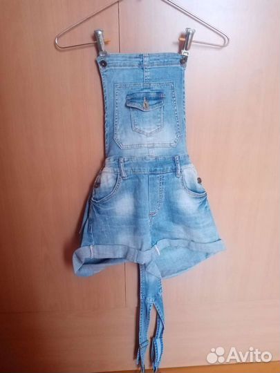 Джинсовый комбинезон