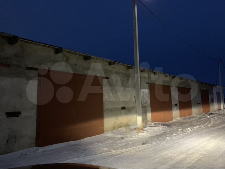 Гараж, > 30 м²