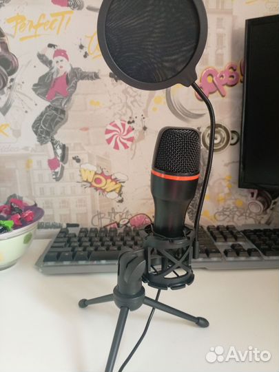 Студийный микрофон