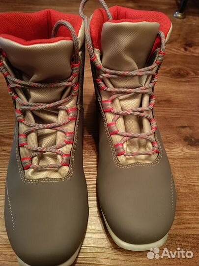 Лыжные ботинки spine