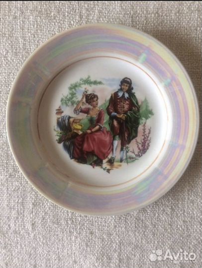 Настенная тарелка