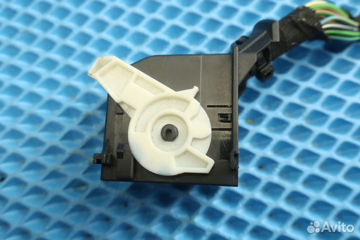 Разъем 5Q0937702 vag