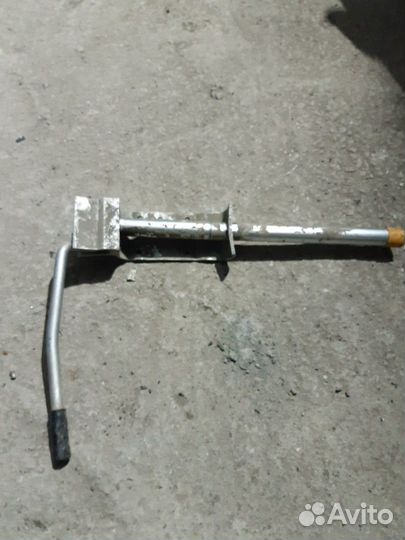 Держатель двери