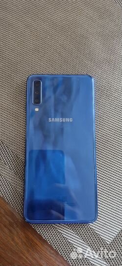 Samsung Galaxy A7 (2018), 4/64 ГБ