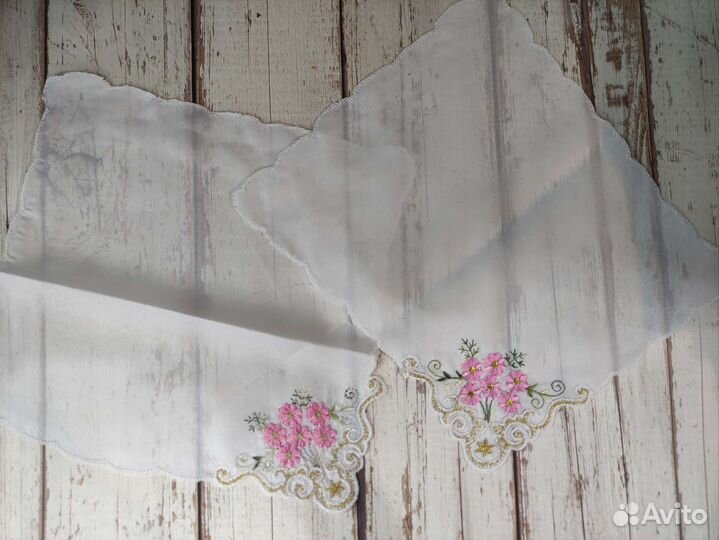 Скатерть и салфетки 12 шт. с вышивкой