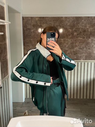 Костюм спортивный