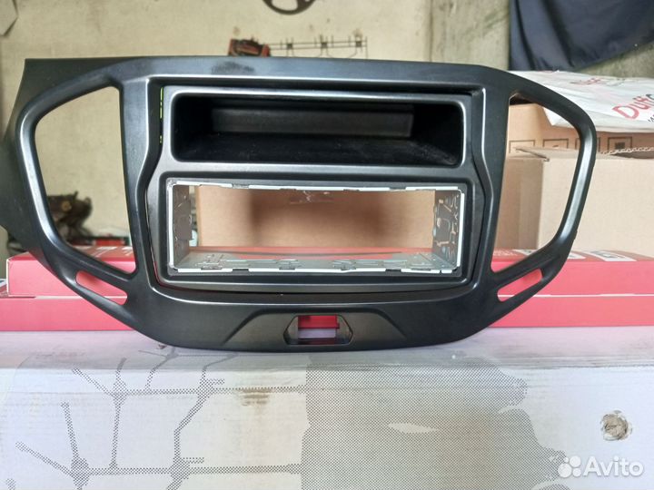 Рамка для 1 din магнитолы LADA vesta