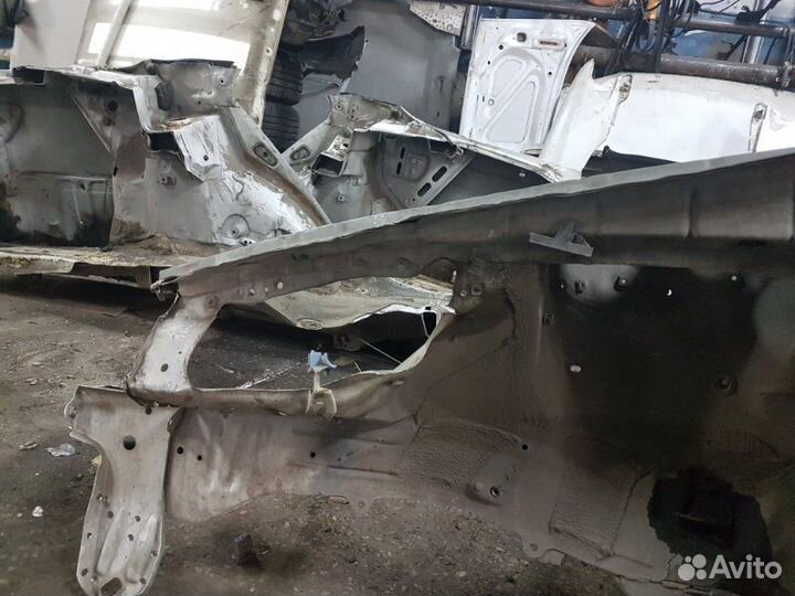 Лонжерон передний левый Toyota Carina