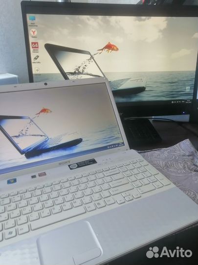 Sony vaio PCG 71C12V*Aser aspire one 722*756