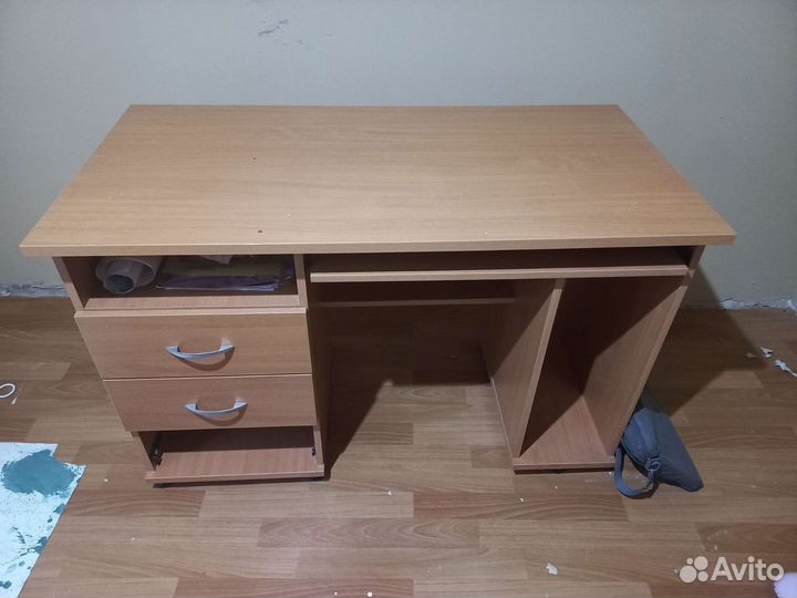 Отдам письменный стол(компьютерный)