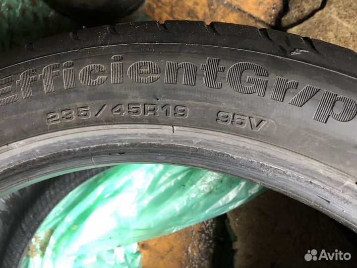 Goodyear EfficientGrip 235/45 R19