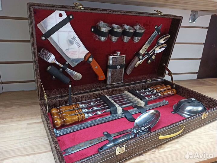 Набор в кейсе для пикника 