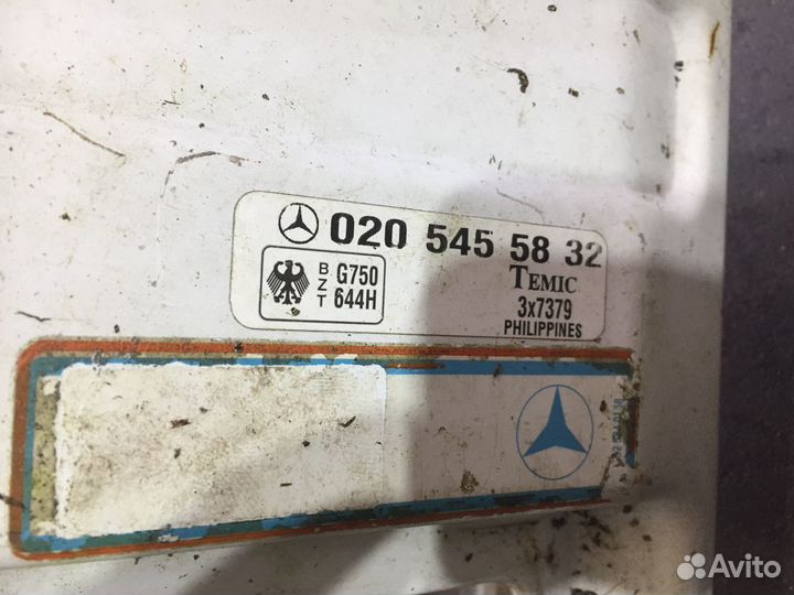 Мерседес Вито Тумба под сидение