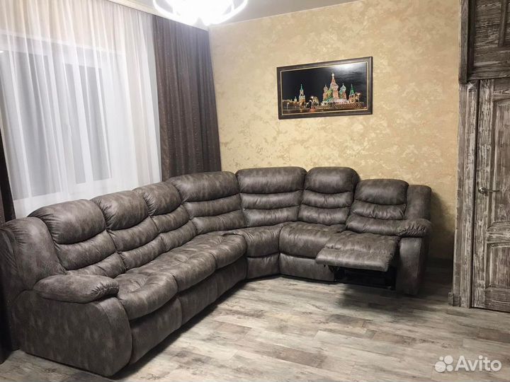 Угловой диван с реклайнером от фабрики