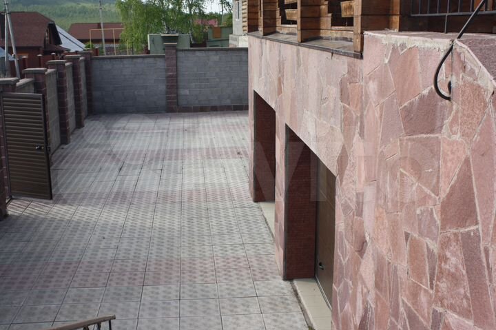 Дом 308 м² на участке 12 сот.