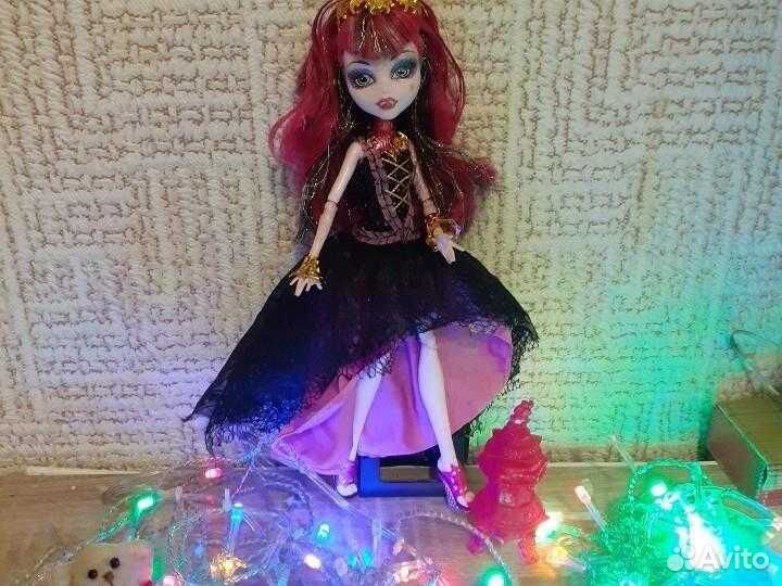 Кукла Монстер Хай. Дракулаура