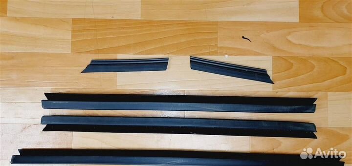 Уплотнитель стекла двери, внутренний BMW E90