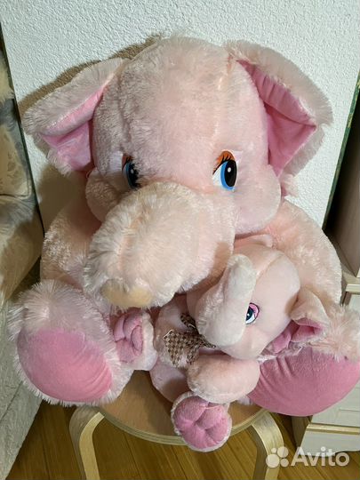 Слон плюшевый