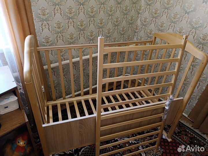 Детская кроватка