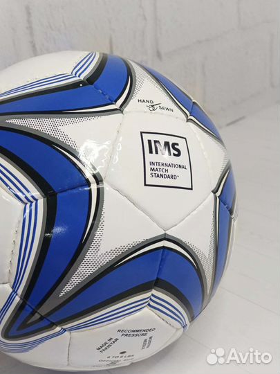 Футбольный мяч