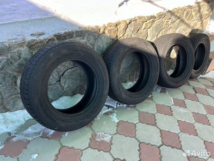 Nokian Tyres Hakkapeliitta R2 SUV 235/65 R17 108R