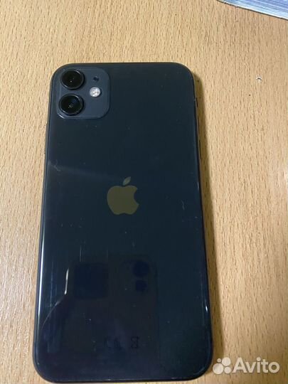 Телефон iPhone 11