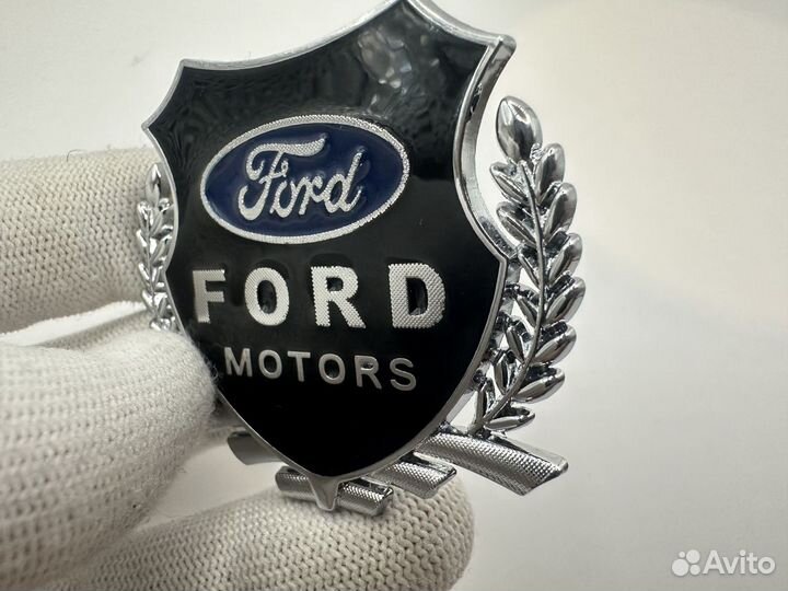 Наклейка шильдик Ford