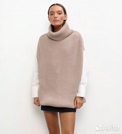 Жилет вязанный с высоким горлом S-M